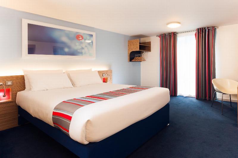 Travelodge Bracknell Central Bagian luar foto