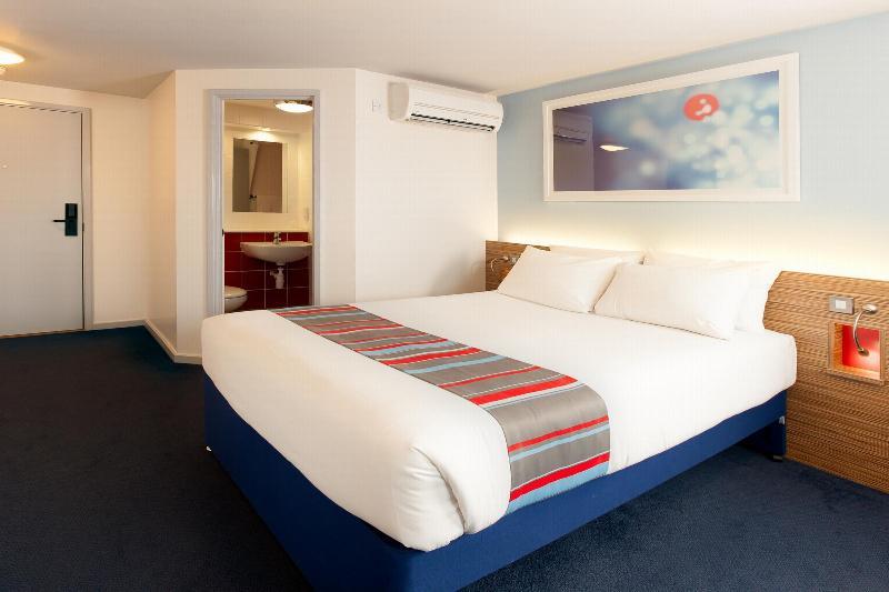 Travelodge Bracknell Central Bagian luar foto