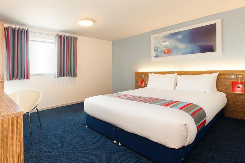 Travelodge Bracknell Central Bagian luar foto